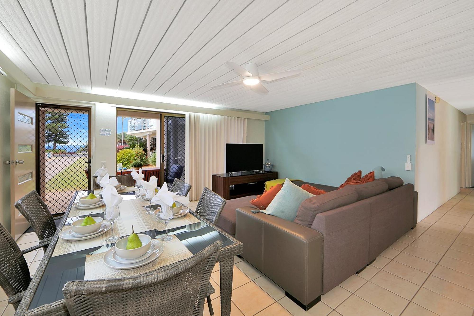 Nautilus Beachside Apartments Bargara Rum bild